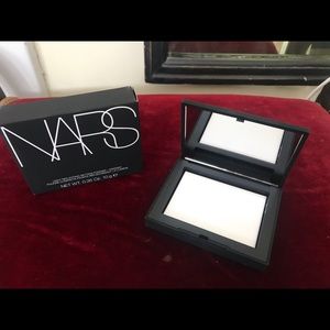 NARS light reflecting face powder